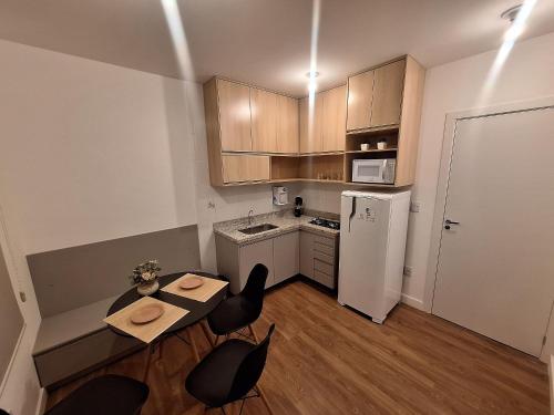 Kuchyň nebo kuchyňský kout v ubytování Estúdio moderno no Polo Next – Bairro Aterrado