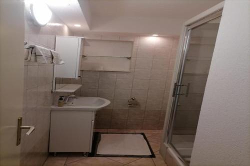 Apartments Libertas - Two Bedroom Apartment with with Terrace and Sea View 7