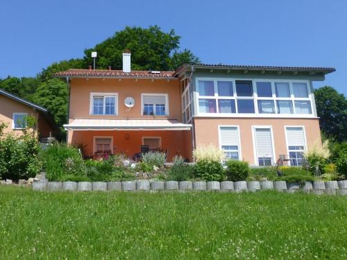 Fotografie z fotogalerie ubytování One-bedroom apartment v destinaci Lalling