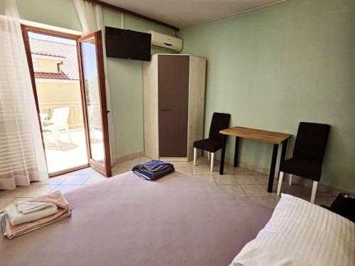 Apartments eljka - Studio Apartment with Terrace 7