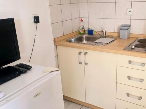 Apartments Mateo - Studio Apartment - Red
