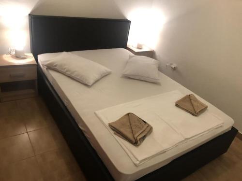 Postel nebo postele na pokoji v ubytování Apartmani Villa Borzic - One Bedroom Apartment with Terarce