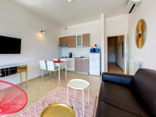 One-Bedroom Apartment With Balcony And Sea View Superior 2