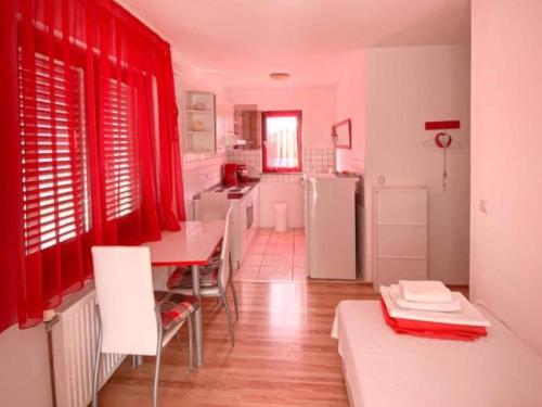 Peaceful Apartments With Style - One Bedroom Apartment