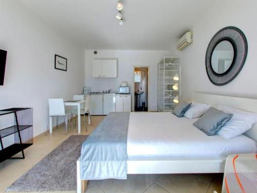 Studio Apartment With Sea View S1