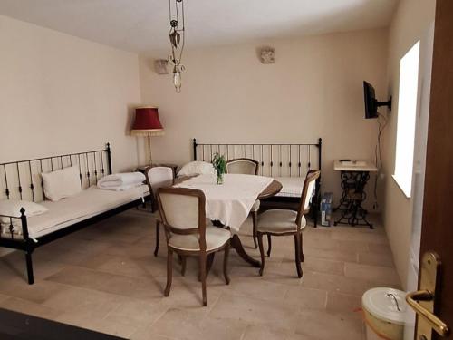 Ένα ή περισσότερα κρεβάτια σε δωμάτιο στο La Casa Nostra Apartments - Comfort 1 Bedroom Apt