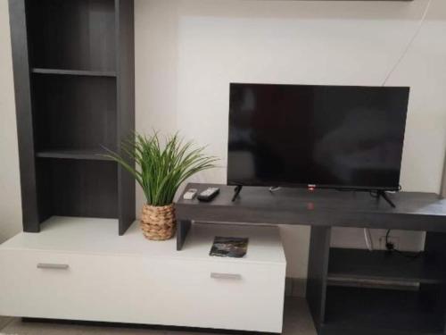 Apartment and Room Mare Vrlika - Double Bedroom with Terrace and External Kitchenette
