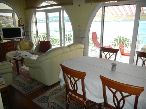 Three Bedroom Apartment with Sea View and Terrace