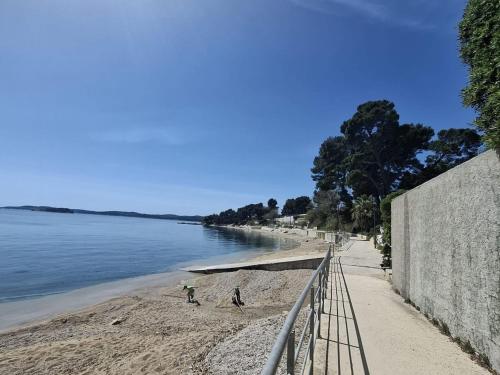 Apartment Jaki - One Bedroom Apartment with Garden View