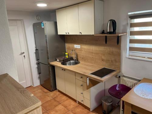 Meadow Tranquil Apartments with Evergreen Garden - Studio Apartment