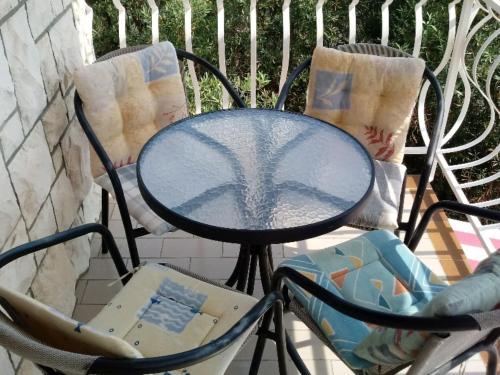 Studio Apartment with Sea View and Balcony