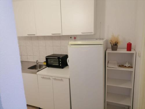 Apartments Libertas - One Bedroom Apartment with Terrace and Sea View- 3a