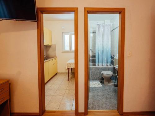 Apartments Pezo - Studio apartment with Terrace Tina 4