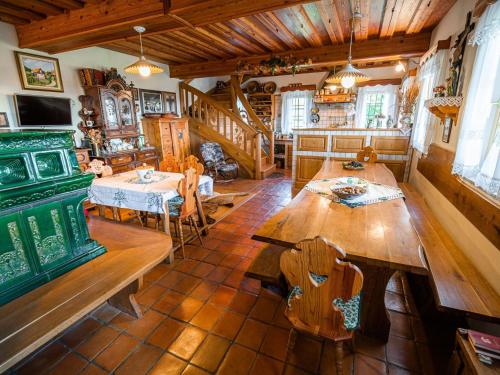 Cozy Countryside Retreat Villa with Hot-Tub - Two Bedroom Villa with Hot Tub