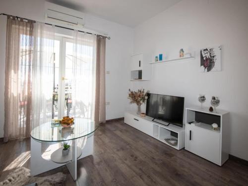 One Bedroom Apartment With Balcony And Sea View A2