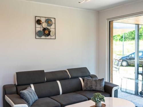 Φωτογραφία από το άλμπουμ του Tranquil Luxe Thermal Escape Mobile Home - Premium Mobile Home with Terrace σε Mostec