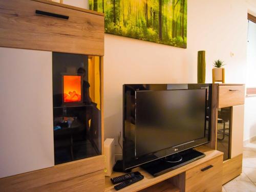 Luce Hilltop Cozy Apartment - Two Bedroom Apartment