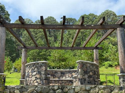 Taman di luar Cabaña Puma Tapalpa