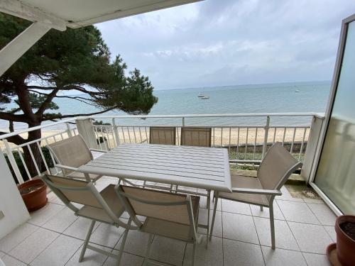 Appartement T3 en bord de mer avec parking sécurisé et WiFi - FR-1-374-230