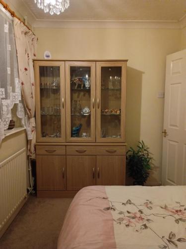 Ένα ή περισσότερα κρεβάτια σε δωμάτιο στο Dana's room with free wifi and parking