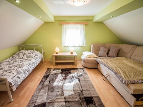 One Bedroom Holiday Home with Terrace and Garden