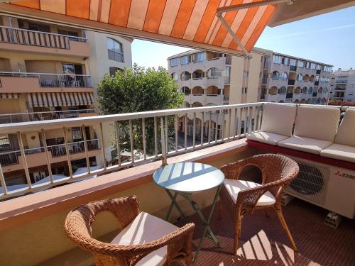 Appartement 2 pièces avec garage au centre, à 50m de la plage, climatisé - FR-1-780-36