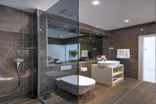 Via Porto Rooms - Deluxe Double Room with Double Bed and Balcony