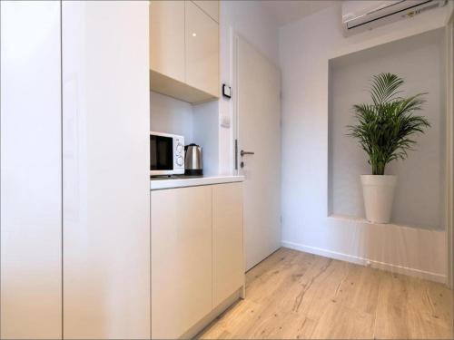 Via Porto Rooms - Deluxe Double Room with Double Bed and Balcony