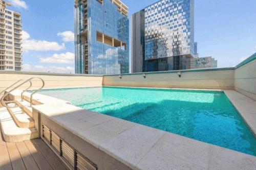 Πισίνα στο ή κοντά στο Sofisticado Departamento vista al rio en Chateau Libertador