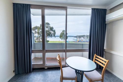 Bayside Hotelにあるバルコニーまたはテラス