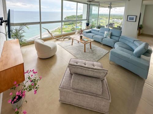 Gallery image of Ocean-view 3-bedroom apartment with AC, 5 pools, restaurant, spa & fitness room in San Carlos
