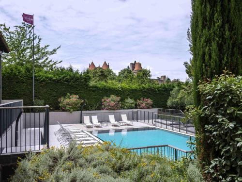 Piscine de l'établissement Mercure Carcassonne La Cité ou située à proximité