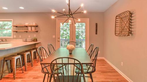 Gallery image of Best of the Blue Ridge by AvantStay A Location in Royal Pines