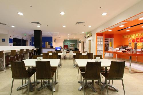 Restavracija oz. druge možnosti za prehrano v nastanitvi One Villahermosa Centro