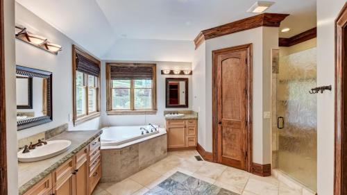 Koupelna v ubytování Sunset Shores Resort by AvantStay Private Beach