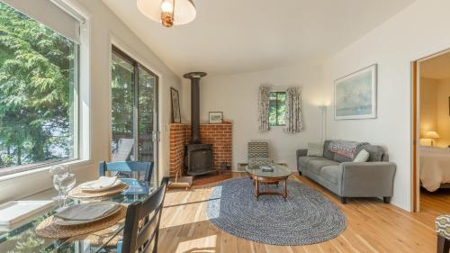 Gallery image of Mutiny Bay Waterfront Cabin by AvantStay Views in Freeland