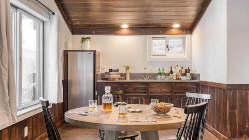 Gallery image of Explorer by AvantStay Close to Slopes Game Room Guest Suite Hot Tub in Alpine Meadows