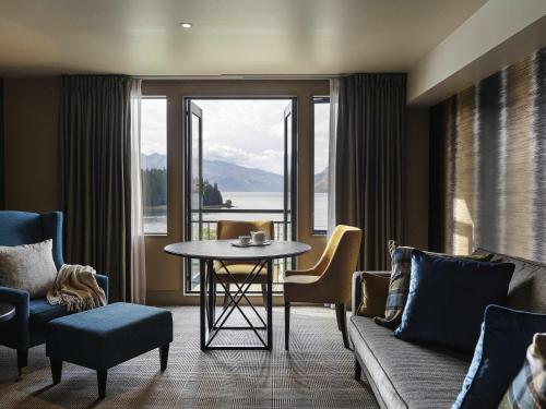 Uma área de estar em Hotel St Moritz, Queenstown - MGallery Collection