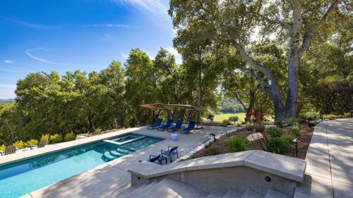 Bazén v ubytování Rancho Robles by AvantStay Vineyard Villa w Views Pool Privacy nebo v jeho okolí