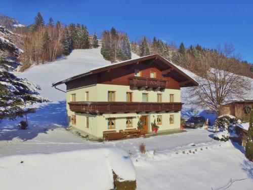 Apartment in Taxenbach near Ski Lift