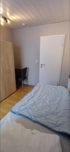 Postel nebo postele na pokoji v ubytování Volli Monteurzimmer Schwäbisch Hall 6 bis 8 Schlafzimmer bis 11 Pers