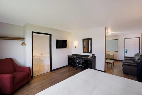 TV a/nebo společenská místnost v ubytování Quality Inn & Suites Junction