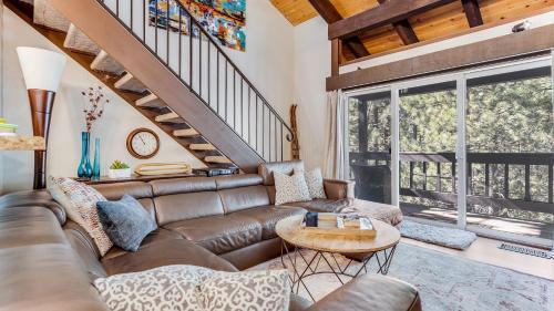 Fotografie z fotogalerie ubytování Pinegrove by AvantStay Beautiful Villas Condo just outside Tahoe City v destinaci Dollar Point