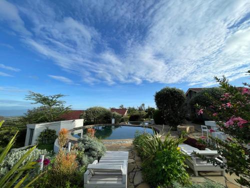 Κήπος έξω από το Couple's Wood Cabin in Naivasha - Elwai Visitor Centre
