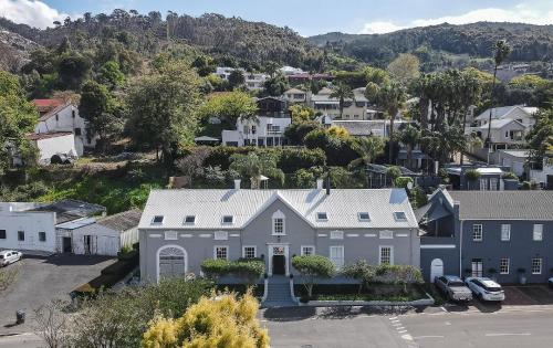 an aerial view of a house in a residential neighborhood at Nantes-vue in Paarl