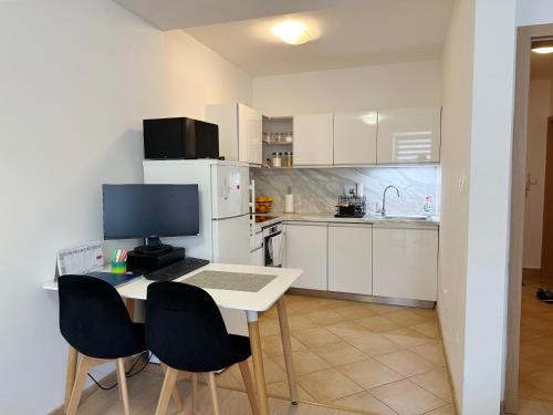 Apartmán s balkónom do vnútrobloku