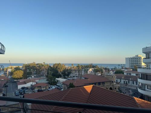 Beautiful Seaview Apt - 3 min Walk to Beach