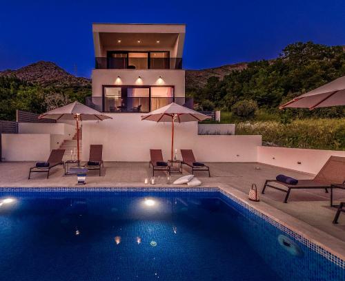 Exclusive Villa Belenum with breakfast,gym,sauna