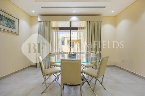 Rūl ḐadnāにあるBloomfields 3Br Villa Mina AlFajer with private poolのギャラリーの写真