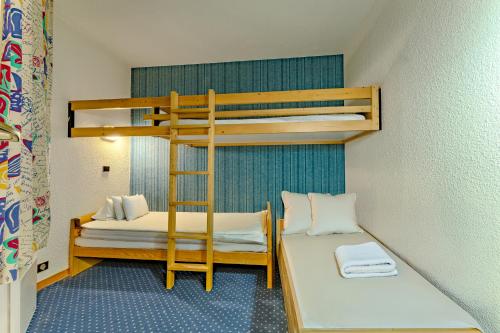 Blue Mountain / 5 persons